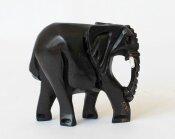 Elefant aus Eisenholz geschnitzt Nr. 4018-02 Länge 10 cm